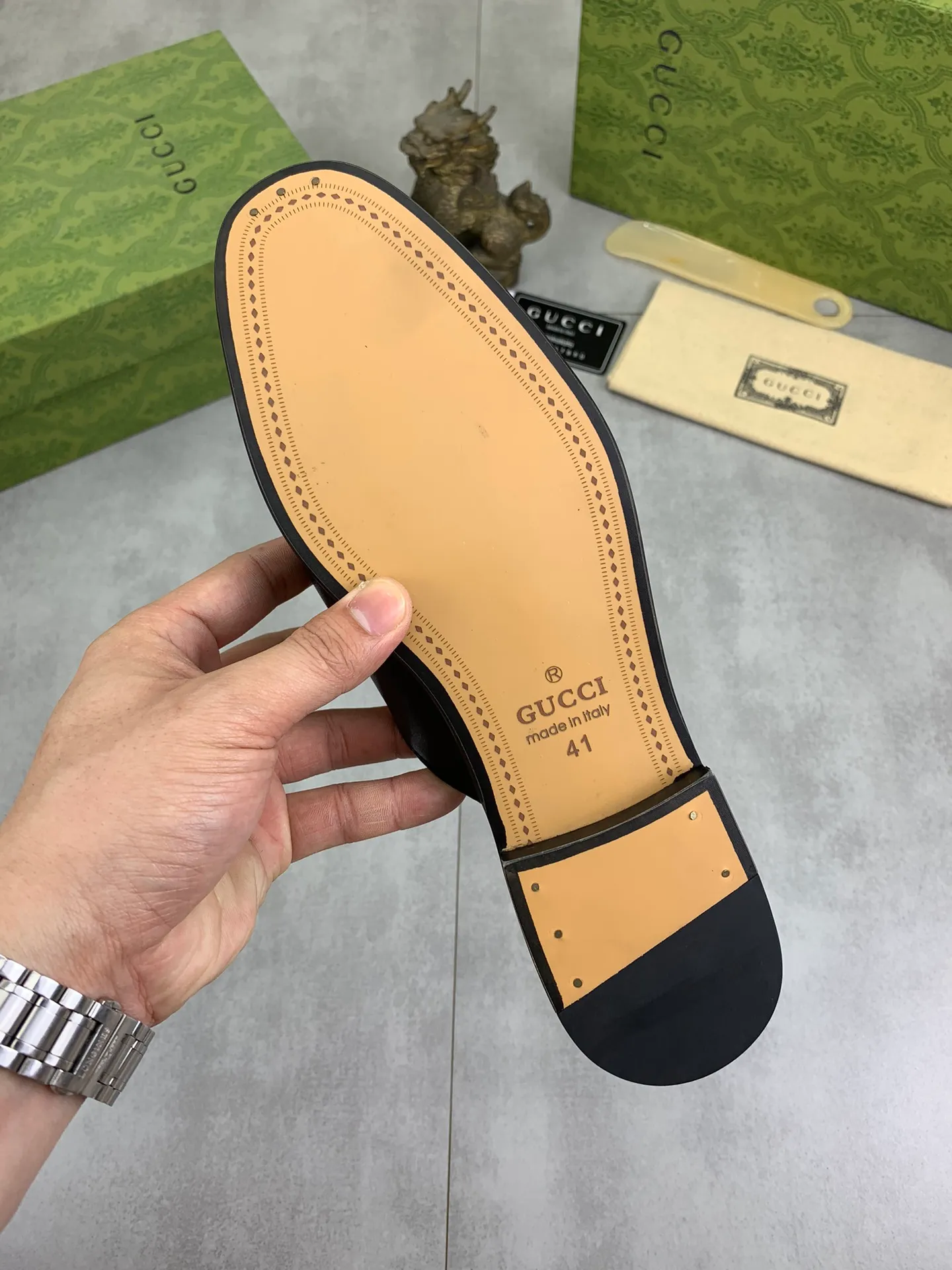 Men's Men's Shoes💰P480💰【New Style】Water-dyed Niuli High Quality Gucci half-drag business leather shoes hot selection (Gucci) official website latest Gucci half-drag 🎁 business leather shoes, hot style 💥 simple and elegant style, exclusive for trendy men. Unique official website latest brand original double G embossing Elements 👑 Original Gucci decoration, fashionable and elegant, fabric original calfskin ✅ Fully imported first-layer cowhide lining, official website designated wear-resistant, rubber business outsole, classic model taken at the counter in real life 🎬Number: 38-44 (45 46 customized) 2⃣️colors available